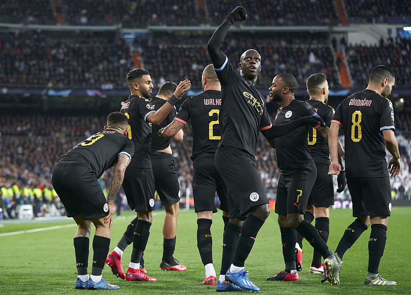 关于社区盾清晨再迎强敌，广州队更衣室发声，主帅态度：球迷炸锅，更衣室氛围转暖的信息