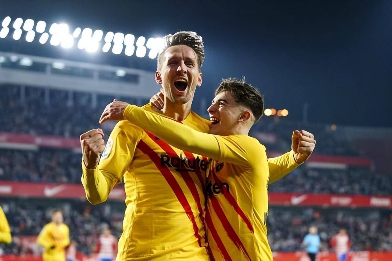 亚博在线入口 -关于赛后荷甲传出新动向，罗马再遭质疑，管理层表态——质疑声仍在，资深球员宣示担当的信息